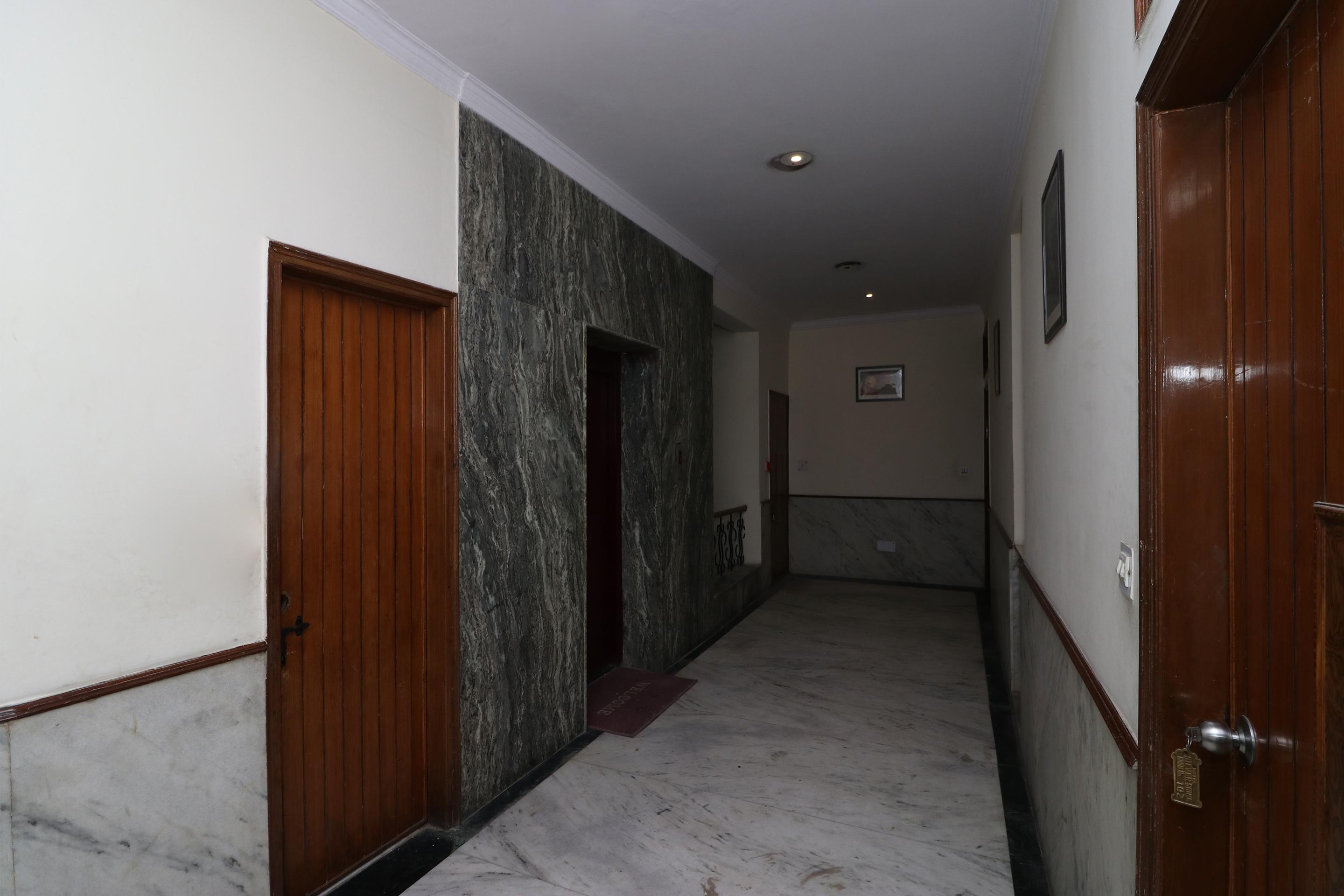 Adb Rooms Hotel Silver Shine New Delhi Exterior photo